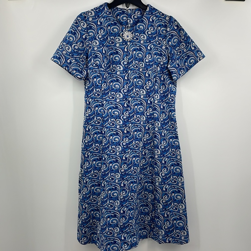 Vintage 60s Orweco Blue Swirl Mod Dress w/ Brooch Measurements
